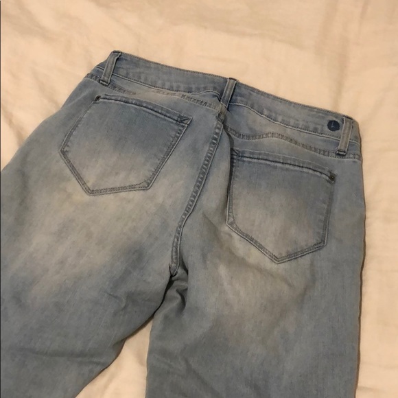 Light Wash Blue Jeans - Picture 3 of 4